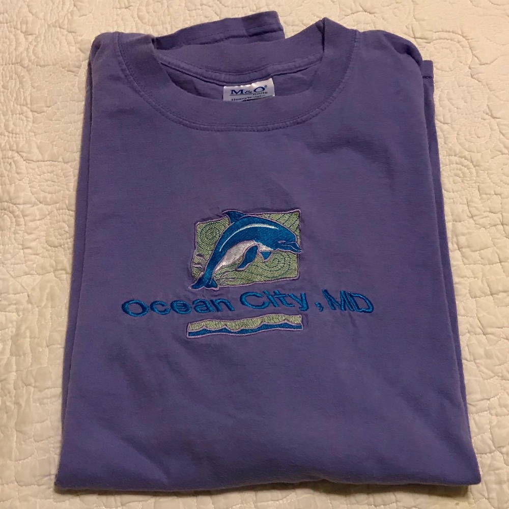 Lilac unisex embroidered Ocean City, MD short-sleeve t-shirt with dolphin (2X)